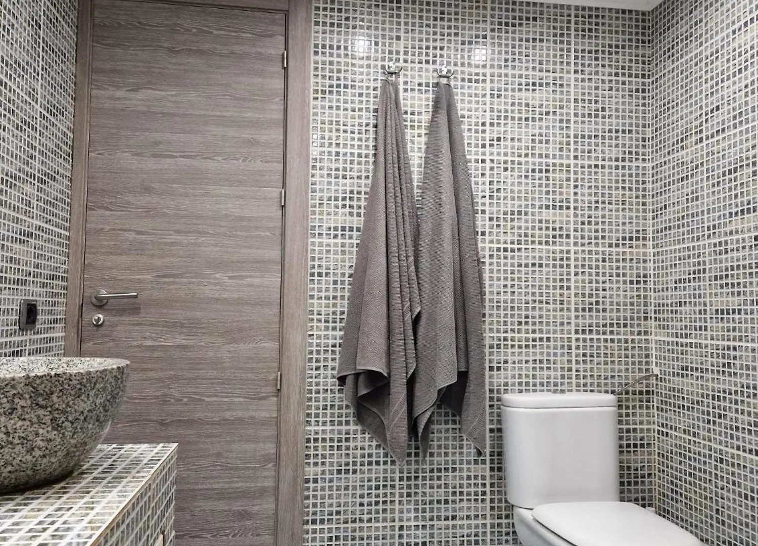 2 Bed Apartment That Steps Out On To The Pool San Miguel de Abona